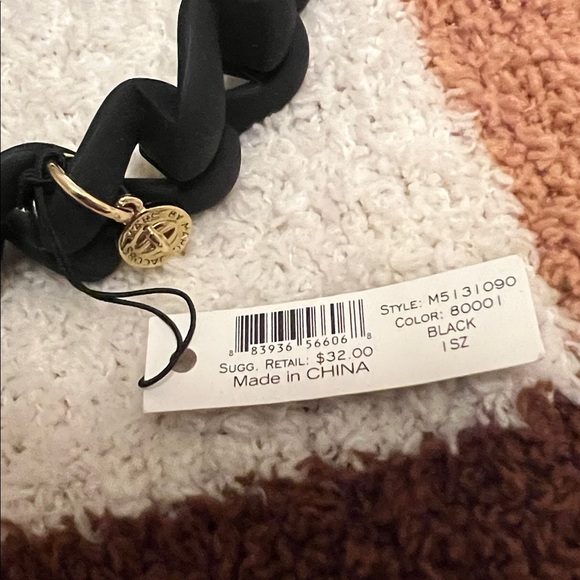 Marc by Marc Jacobs Gold Turnlock Black Chubby Link Stretch Bracelet - Picture 4 of 4